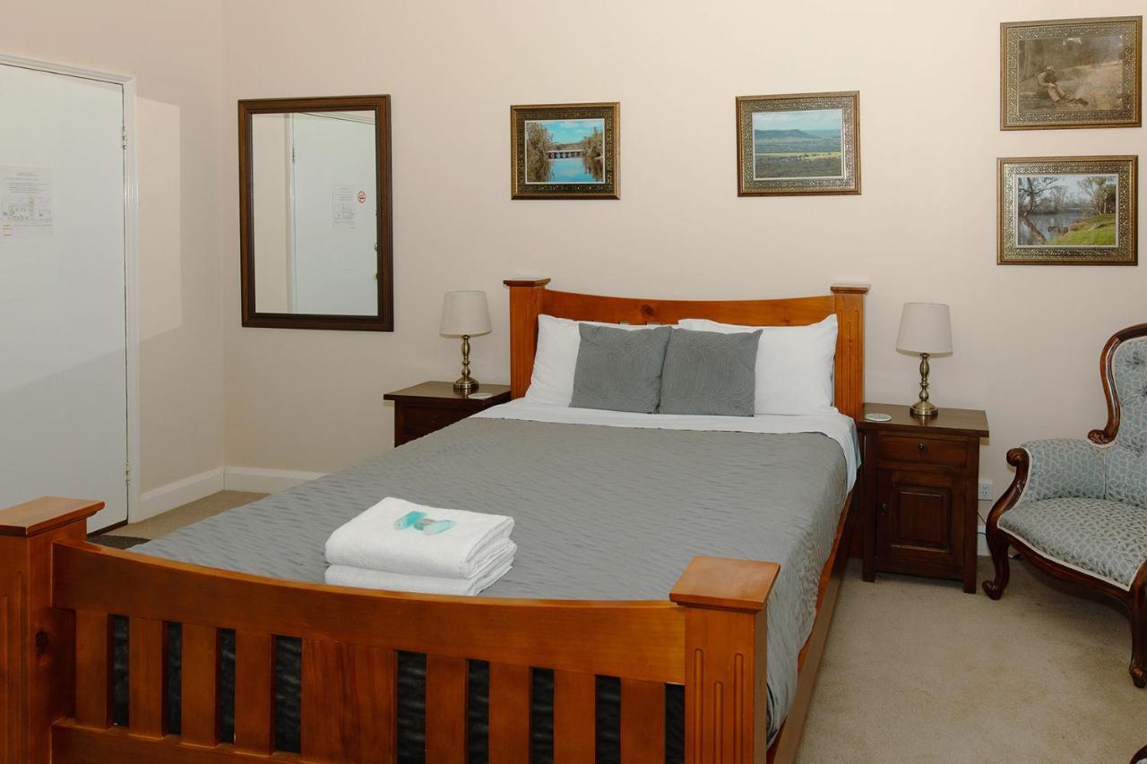Settlers Hotel ยอร์ค ภายนอก รูปภาพ