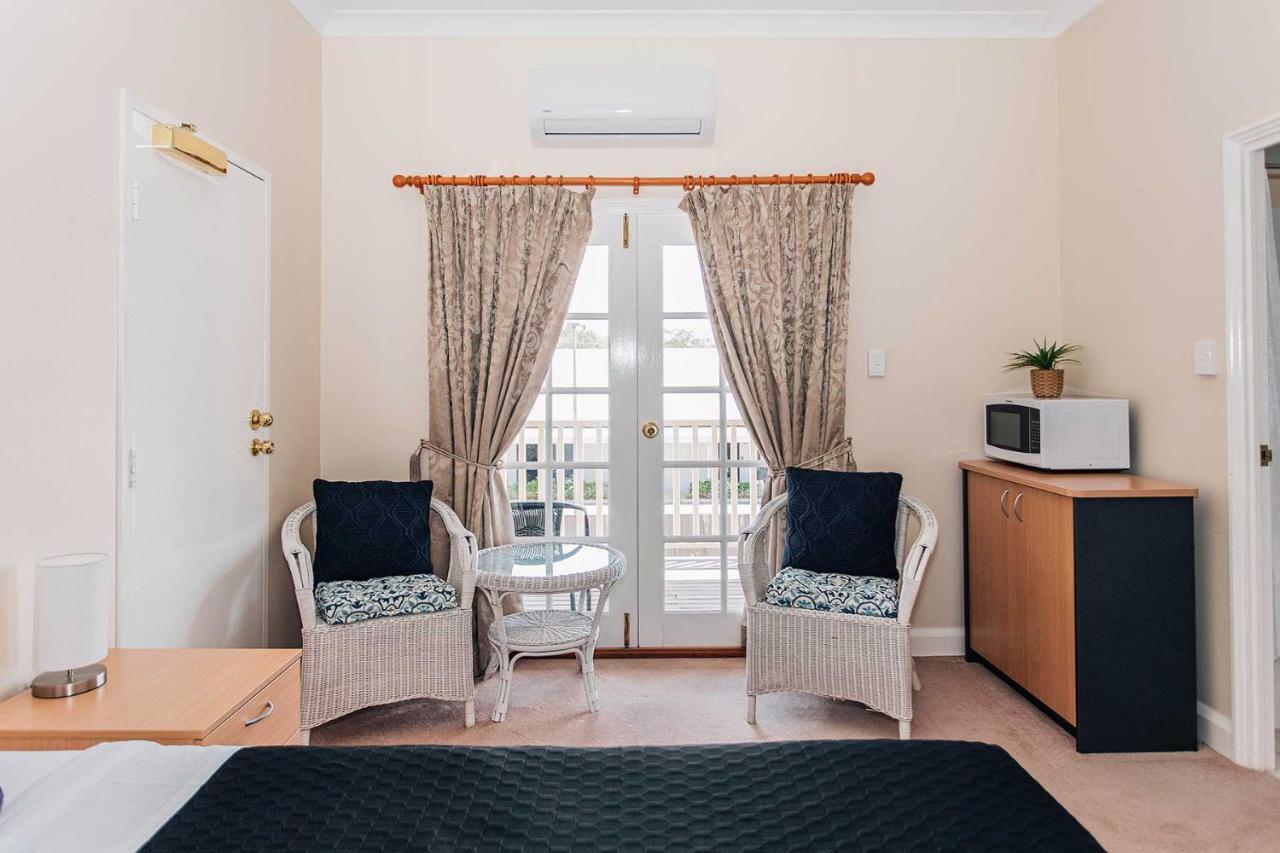 Settlers Hotel ยอร์ค ภายนอก รูปภาพ